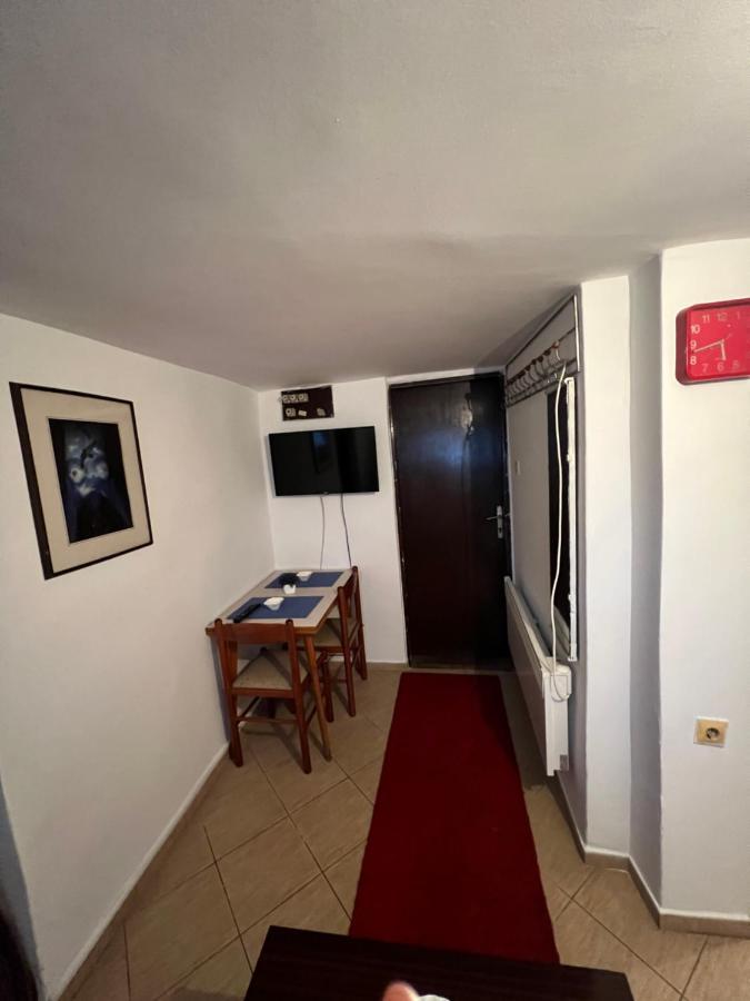 A & A Apartman Podgorica Bagian luar foto